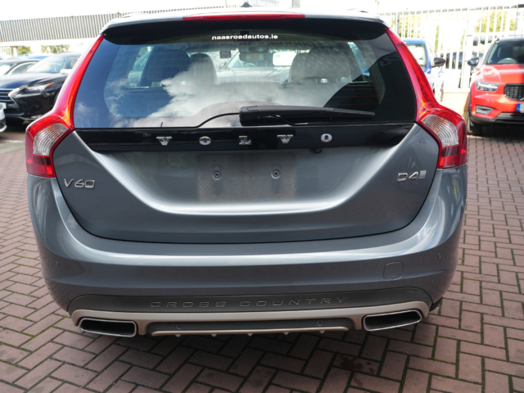 2018 Volvo V60 Cross Country