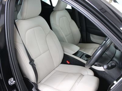 2020 Volvo XC40