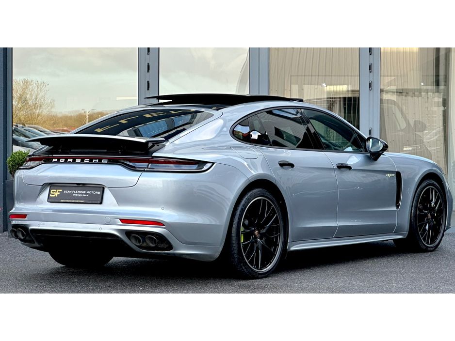 2022 Porsche Panamera