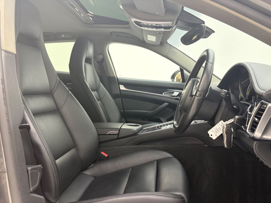 2016 Porsche Panamera