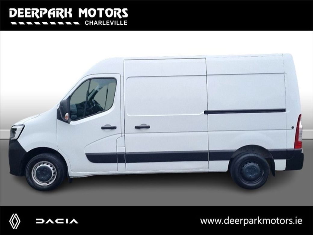 2022 Renault Master