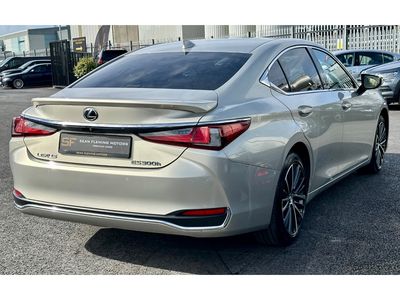 2023 Lexus ES 300h
