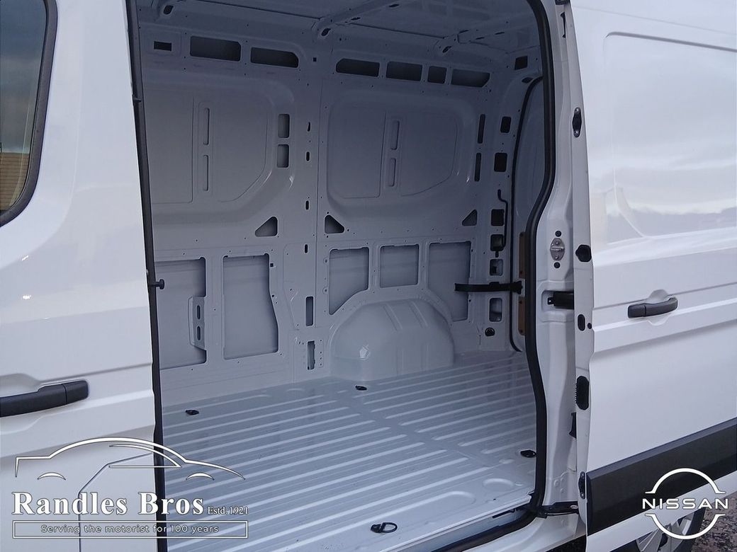 2025 Nissan Interstar