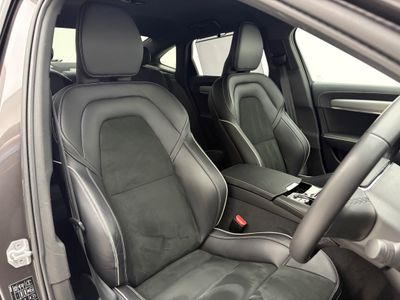2022 Volvo S90