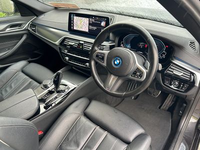 2022 BMW 530