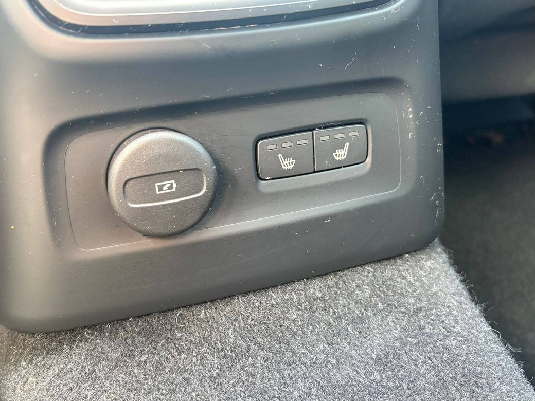 2023 Volvo XC40