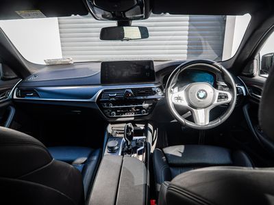 2022 BMW 520