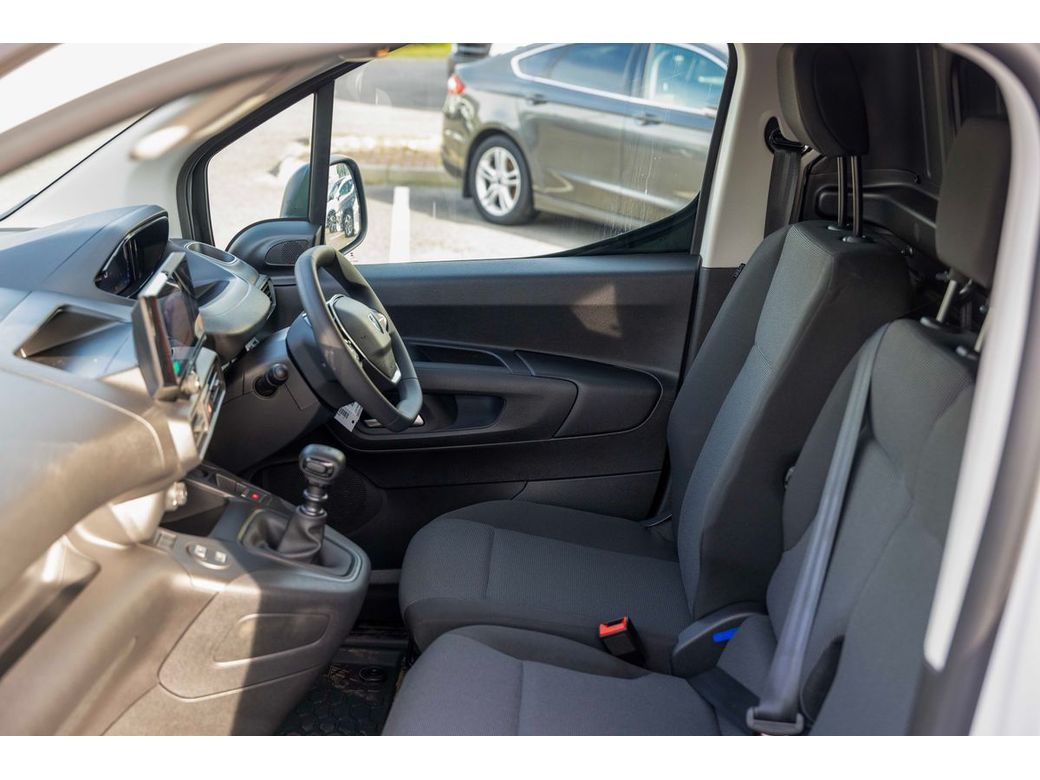 2025 Peugeot Partner
