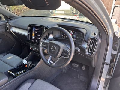 2023 Volvo XC40