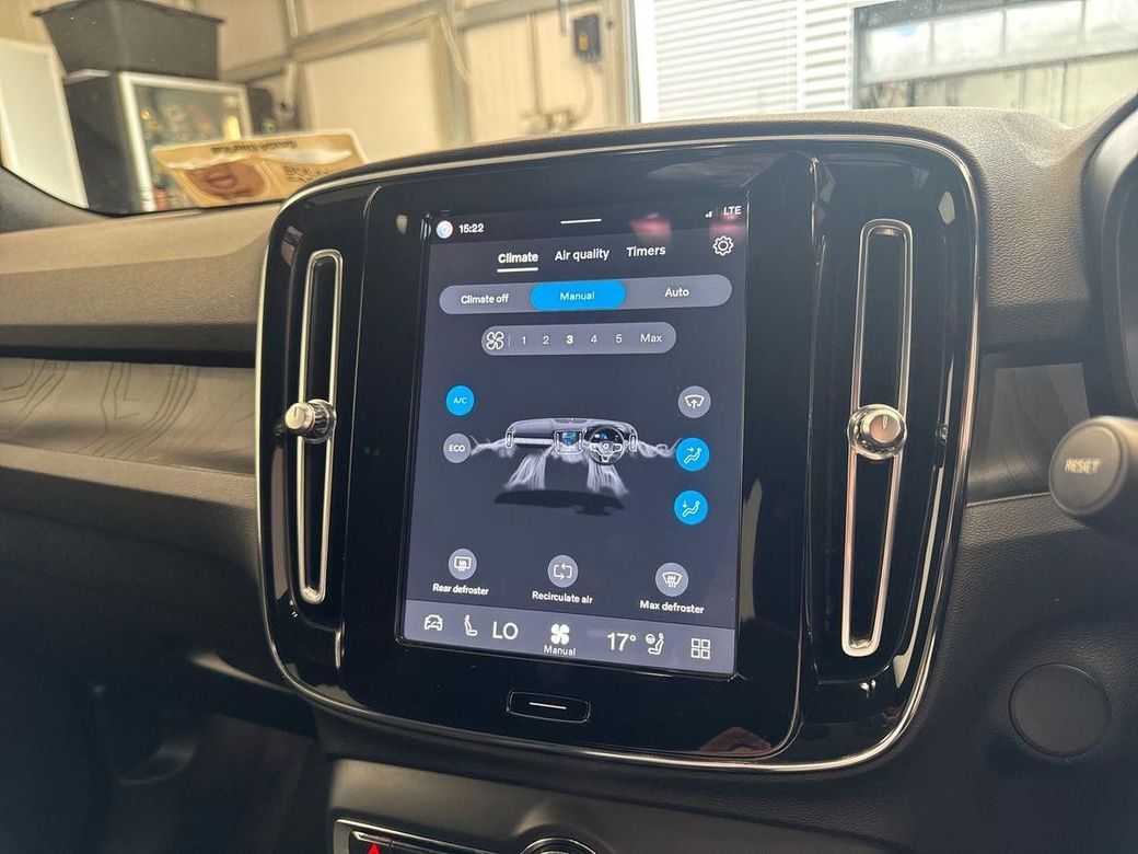 2022 Volvo XC40