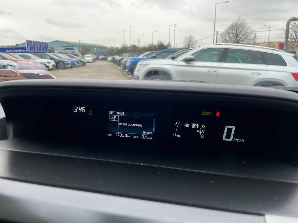 2019 Toyota Prius Alpha