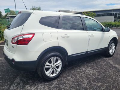 2013 Nissan Qashqai +2