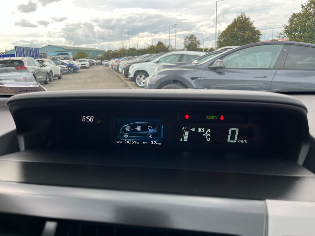 2019 Toyota Prius Alpha