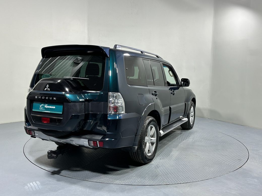 2017 Mitsubishi Pajero