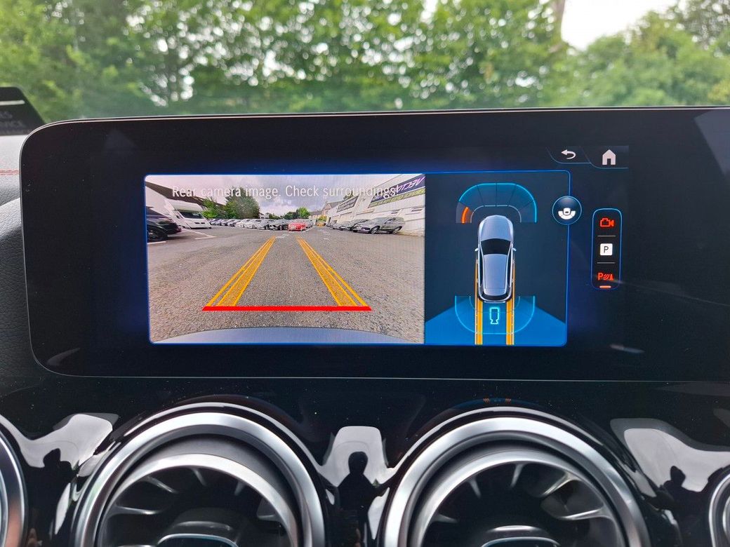 2025 Mercedes-Benz EQA