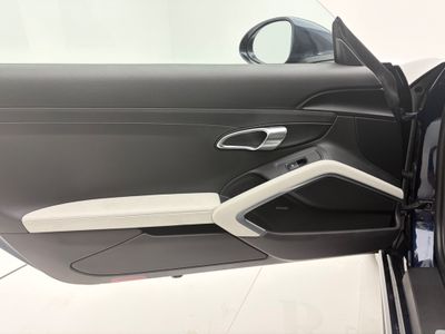 2022 Porsche Cayman