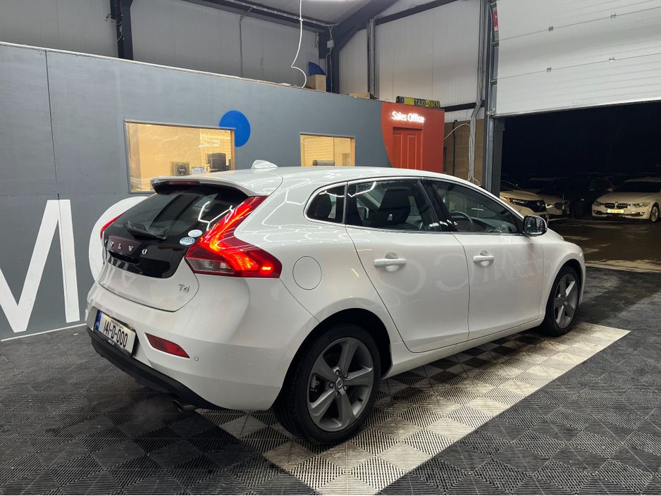 2014 Volvo V40