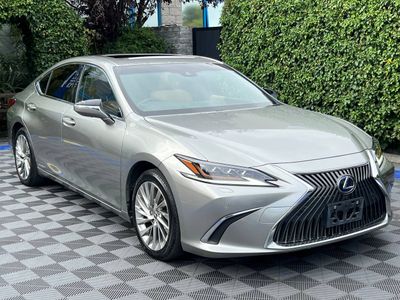 2021 Lexus ES 300h