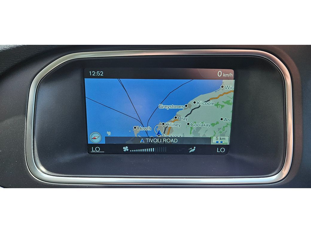 2017 Volvo V40