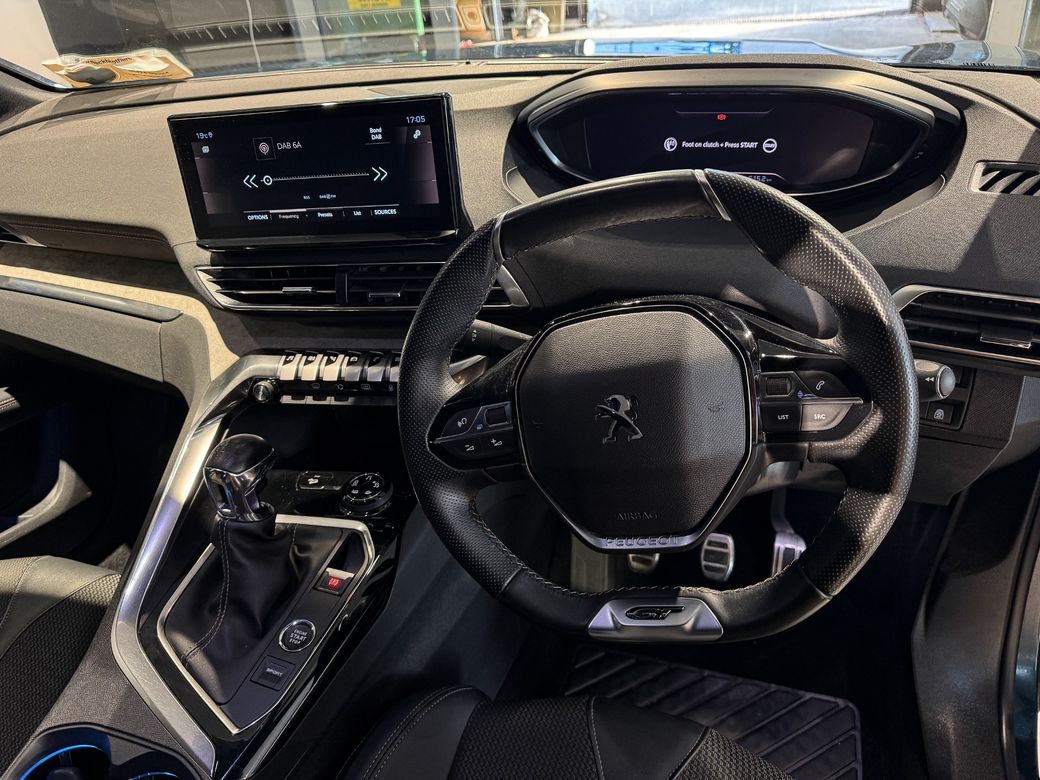 2022 Peugeot 5008