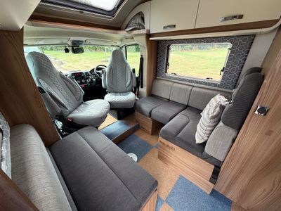 2017 SWIFT ESCAPE 684 LOW PROFILE R.H.D