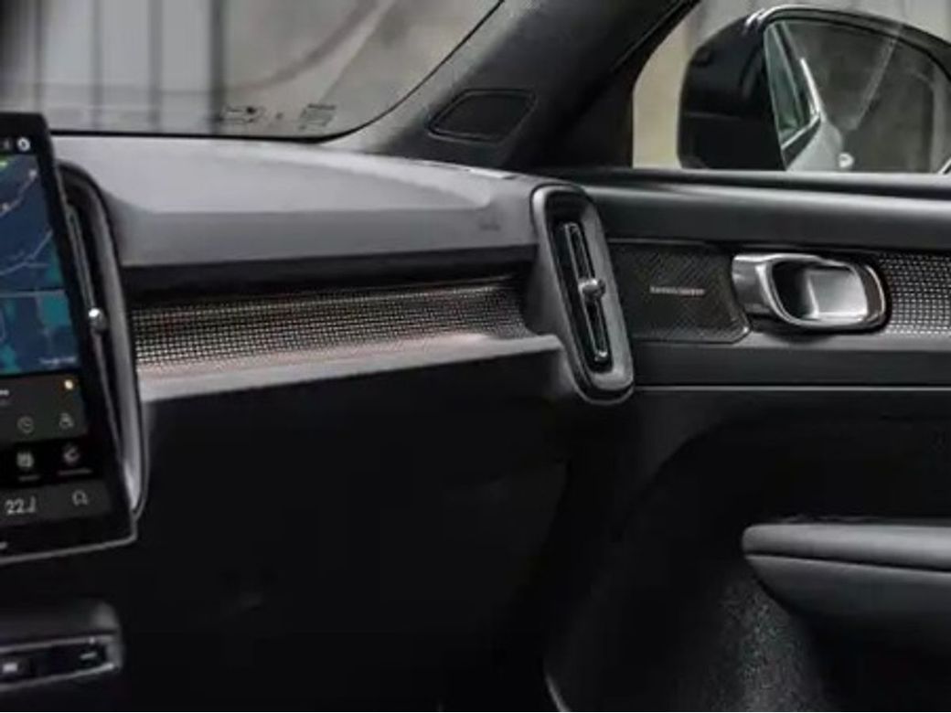2027 Volvo EX40
