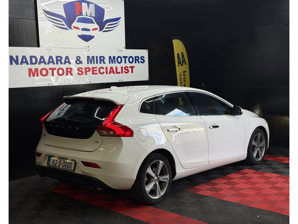 2015 Volvo V40