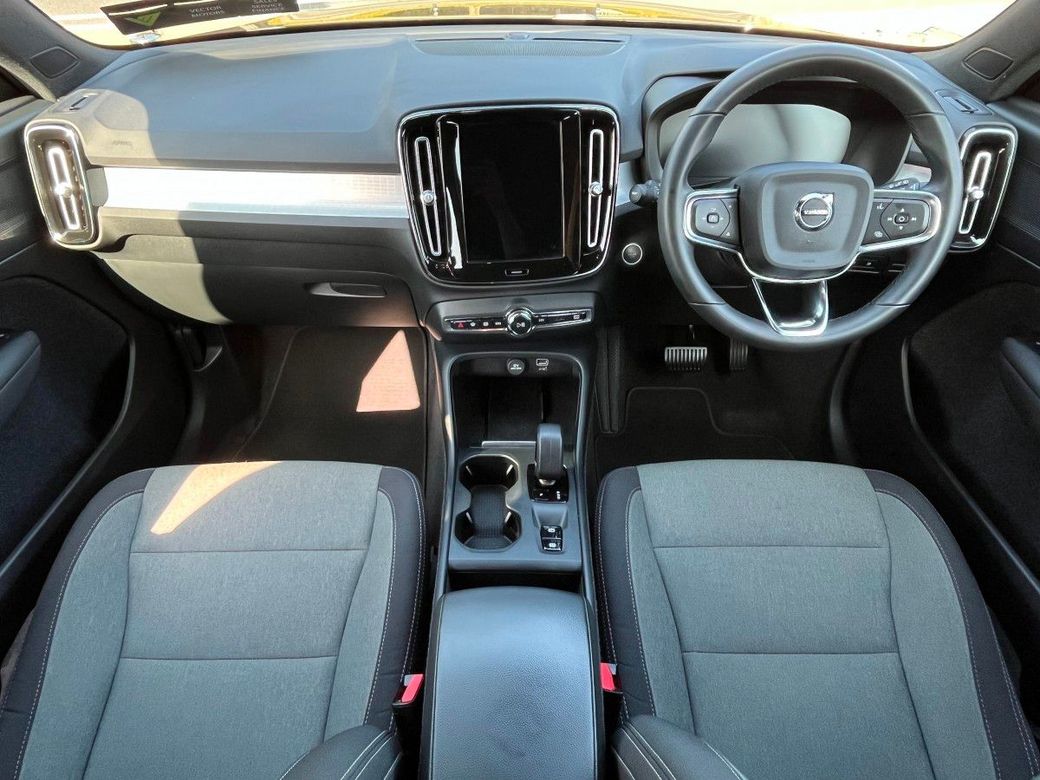 2023 Volvo XC40