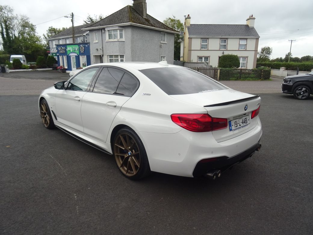 2019 BMW 530