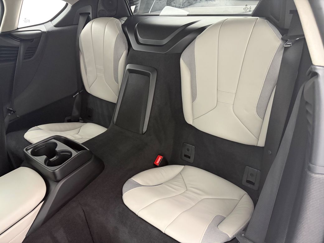 2016 BMW i8