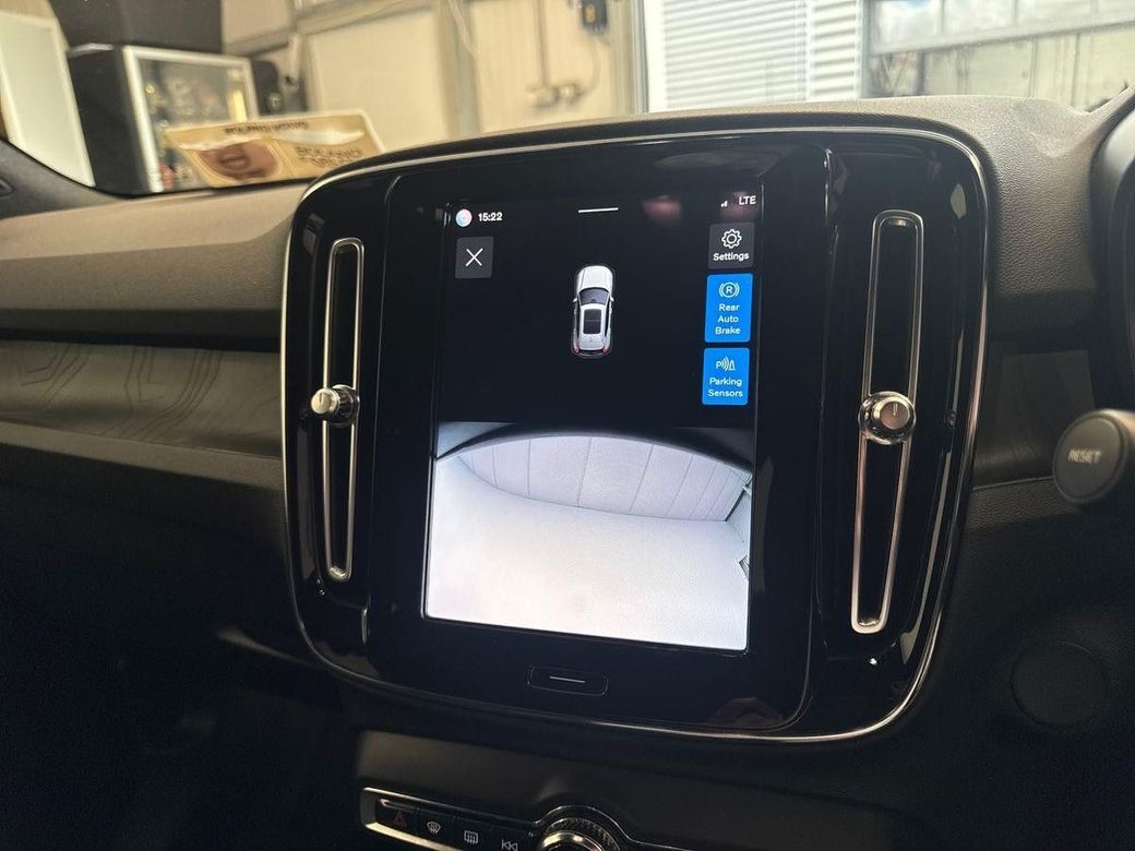 2022 Volvo XC40