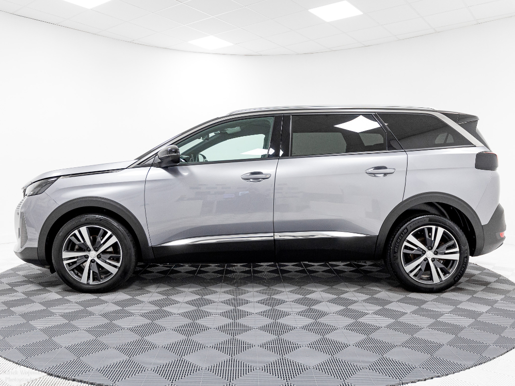2024 Peugeot 5008
