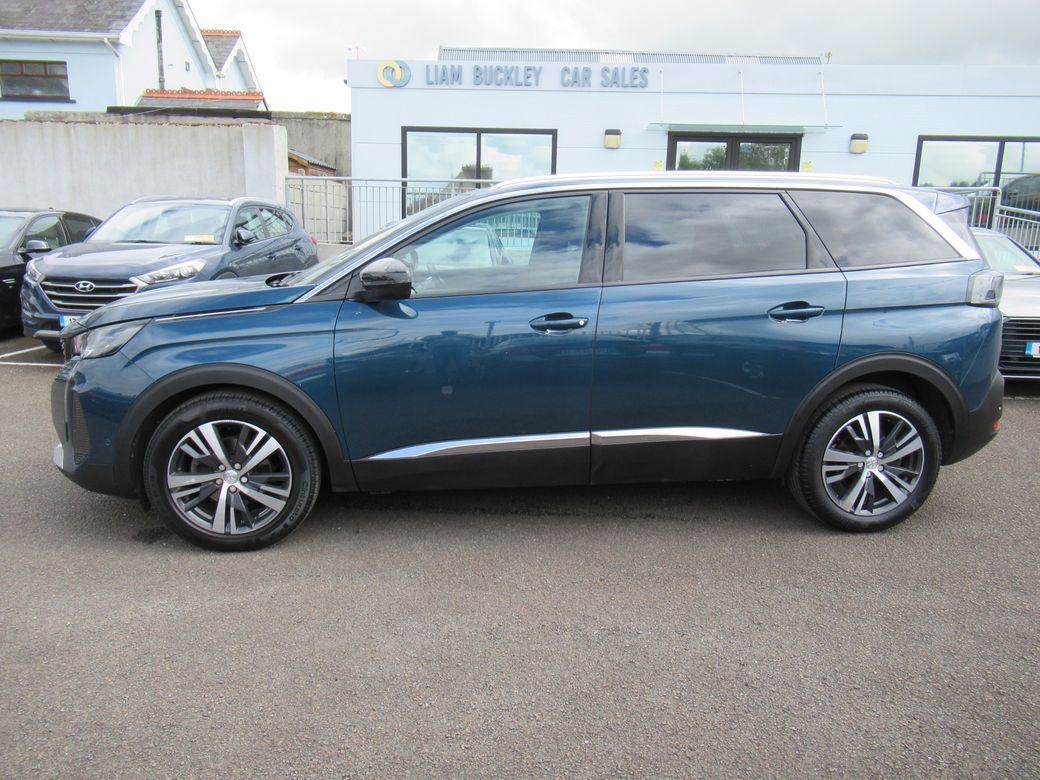 2022 Peugeot 5008