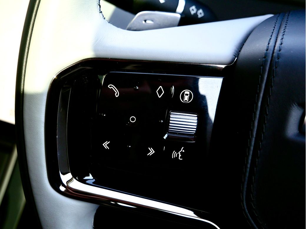 2025 Land Rover Range Rover Velar