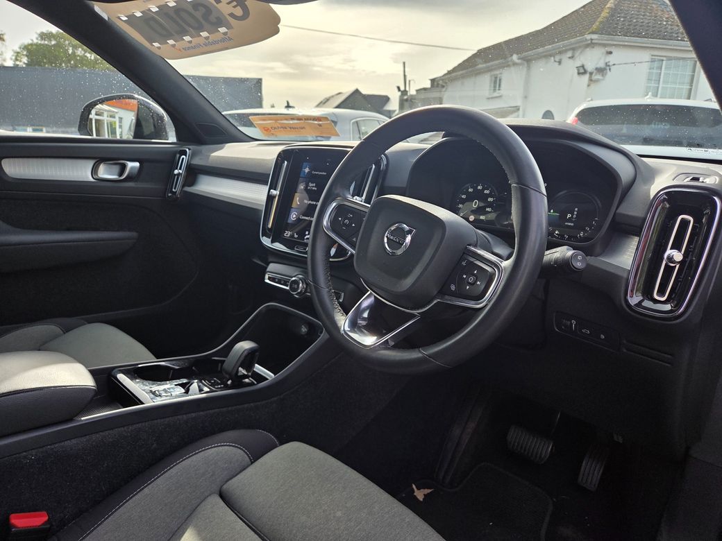 2023 Volvo XC40