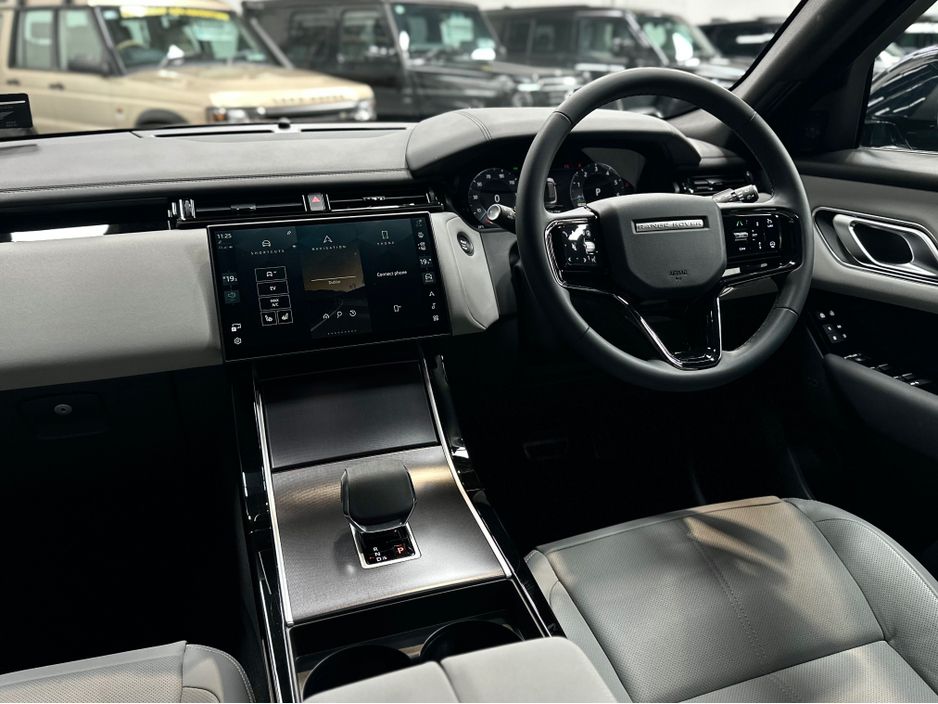 2025 Land Rover Range Rover Velar