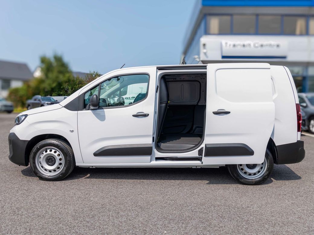 2025 Peugeot Partner