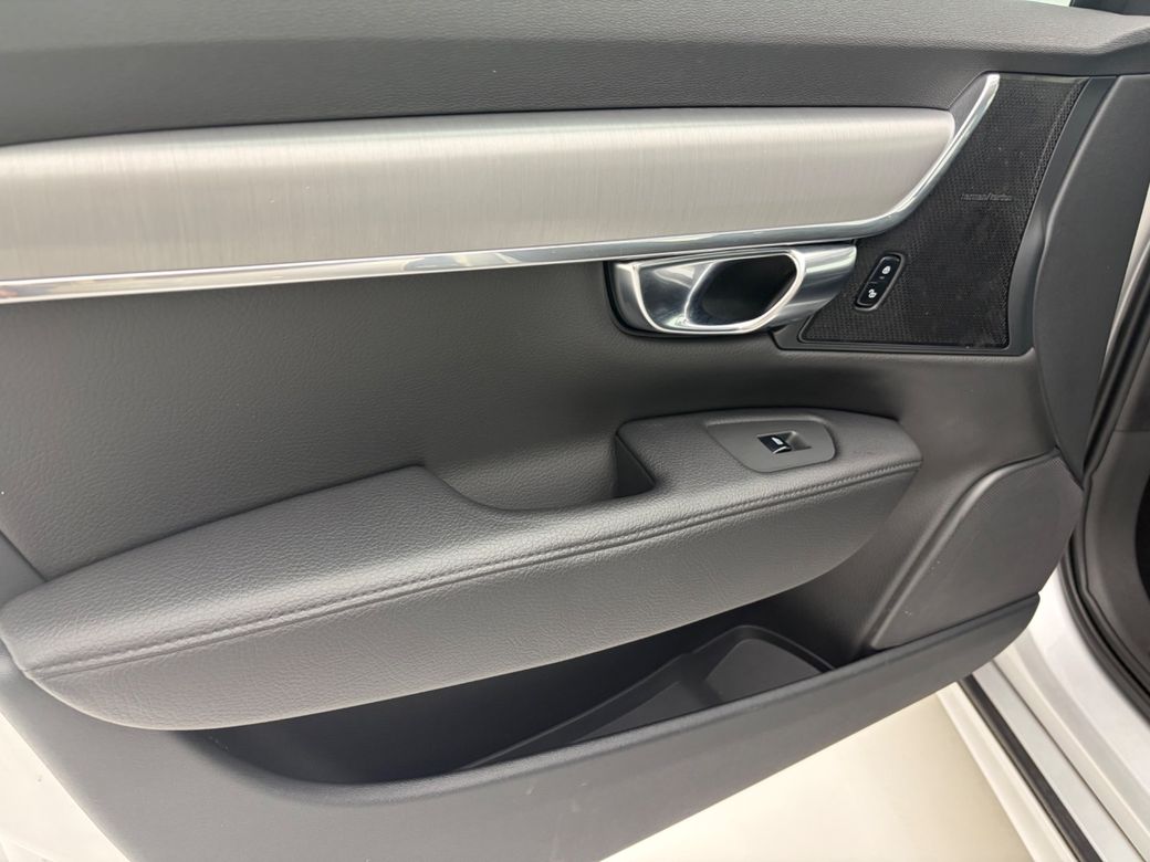 2021 Volvo S90
