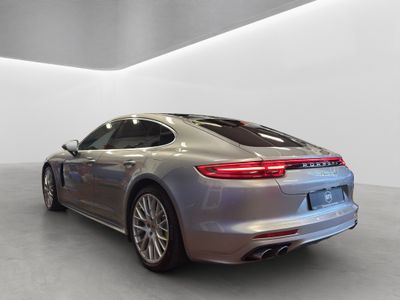 2018 Porsche Panamera
