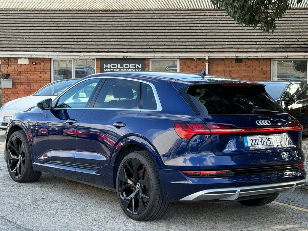 2022 Audi e-tron