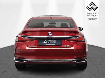 2021 Lexus ES 300h