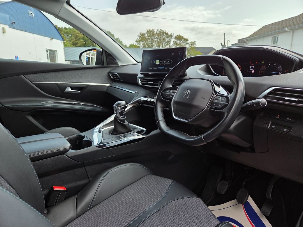 2022 Peugeot 5008