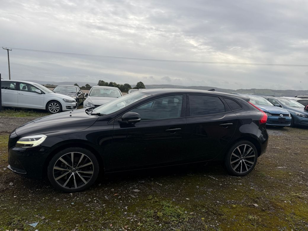 2017 Volvo V40