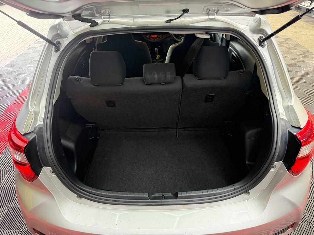 2017 Toyota Vitz