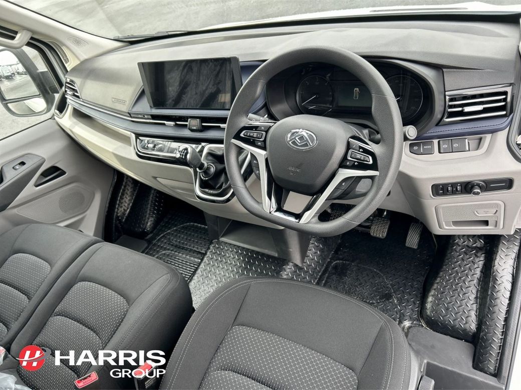 2025 White Maxus Deliver 9