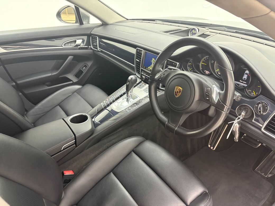 2016 Porsche Panamera