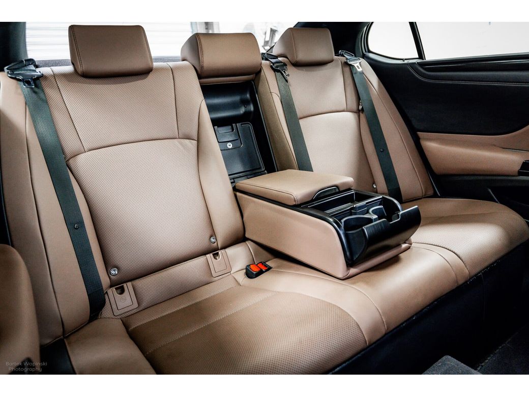 2023 Lexus ES 300h