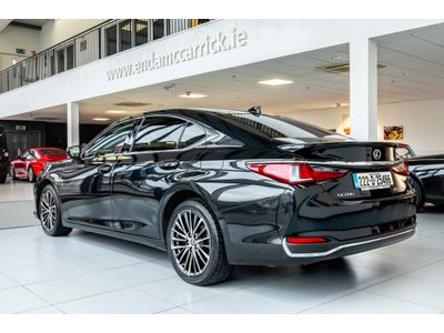 2022 Lexus ES 300h
