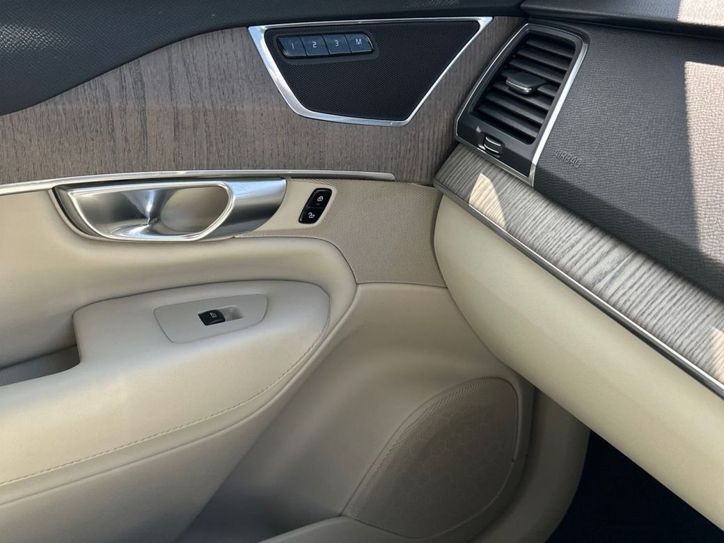 2023 Volvo XC90