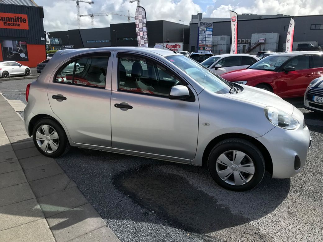 2017 Nissan March
